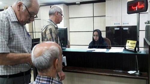 بازنشستگان افزایش حقوق سالیانه را دریافت می‌کنند 
