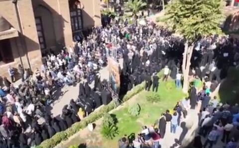 تشییع زندهیاد محمد کاسبی تشییع زندهیاد محمد کاسبی