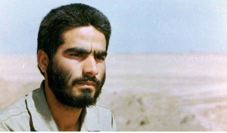 فرمانده‌ای که بر پیکر برادرش نوحه می‌خواند 