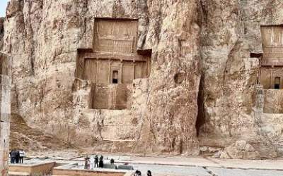 درون آرامگاه داریوش راببینید