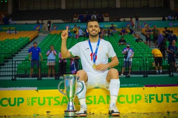 مرد سال فوتسال آسیا جایزه‌اش را به امام زمان(عج) تقدیم کرد
