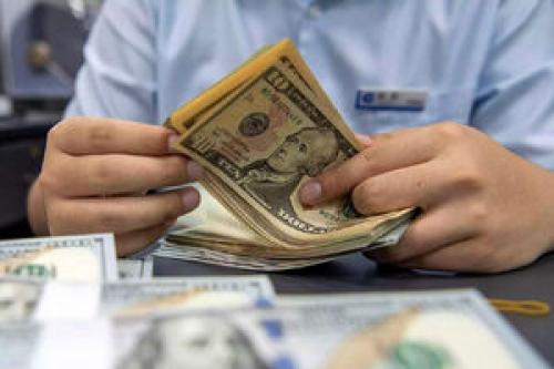 بازگشت آرام قیمت‌ها به کانال‌های قبلی؛ دلار به ۱۰۷هزار تومان رسید، سکه در مسیر نزولی
