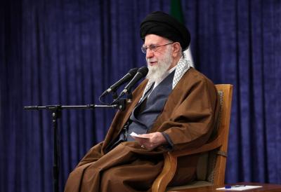 دیدار مدال‌آوران ورزشی و المپیادهای علمی با رهبر انقلاب /عکس
