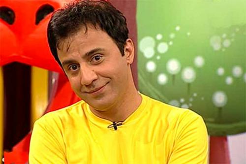 عمو پورنگ در لباس خادمی امام رضا(ع) /فیلم عمو پورنگ در لباس خادمی امام رضا(ع) /فیلم
