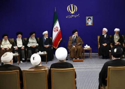 دیدار دست‌اندرکاران کنگره بین‌المللی نائینی با رهبر انقلاب