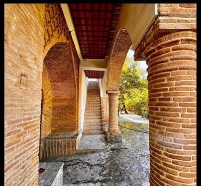 تصاویر خیره کننده از عمارت خسروآباد در شهر سنندج / عکس