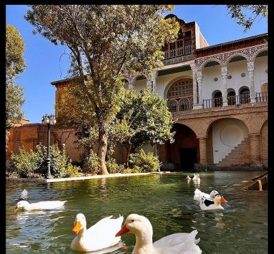 تصاویر خیره کننده از عمارت خسروآباد در شهر سنندج / عکس