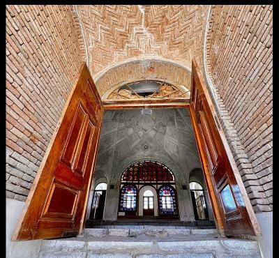 تصاویر خیره کننده از عمارت خسروآباد در شهر سنندج / عکس