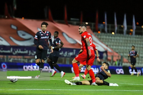 تراکتور ۱ - ۱ پرسپولیس/ باکیچ ناجی کریم باقری شد تراکتور ۱ - ۱ پرسپولیس/ باکیچ ناجی کریم باقری شد