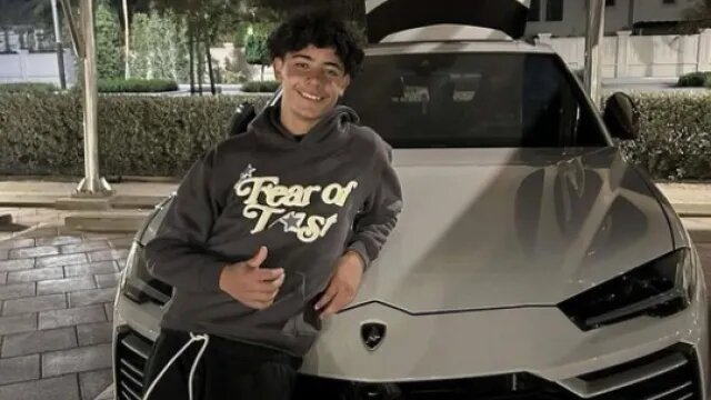 لامبورگینی ۲۶۵ هزار یورویی، هدیه لاکچری رونالدو به پسر ۱۵سالهاش لامبورگینی ۲۶۵ هزار یورویی، هدیه لاکچری رونالدو به پسر ۱۵سالهاش