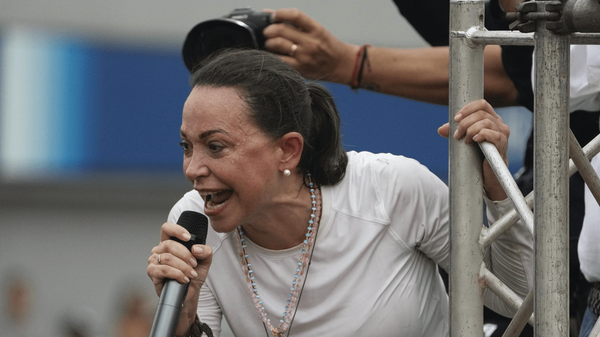 برنده صلح نوبل: به ونزوئلا حمله کنید + عکس