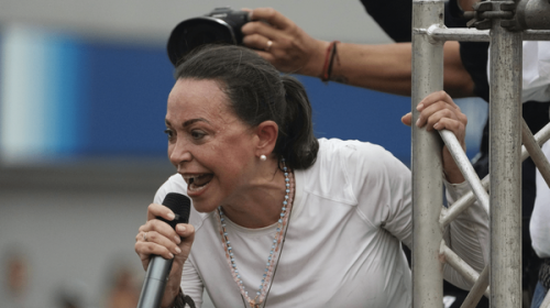 برنده صلح نوبل: به ونزوئلا حمله کنید + عکس برنده صلح نوبل: به ونزوئلا حمله کنید + عکس