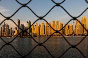  اخراج از امارات تنها برای یک بطری پپسی!+عکس