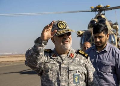 مانور پهپادی یگان سجیل با حضور فرمانده کل سپاه / عکس