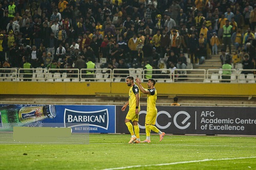 شب پرتنش در نقش‌جهان/ درگیری، اخراج و کام‌بک در دوئل سپاهان و آخال