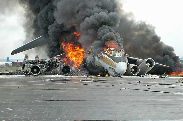  آتش‌سوزی گسترده در پی سقوط هواپیمای در کنتاکی /فیلم