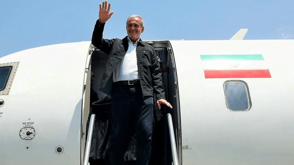 رئیس جمهور وارد سنندج شد