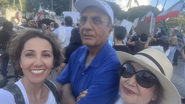 تعجب استاد دانشگاه جرج تاون از پست گستاخانه دختر پرویز ثابت +عکس