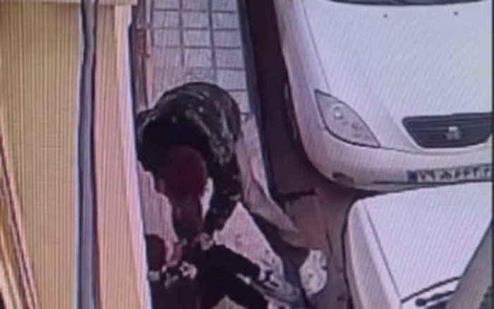 فیلمی ترسناک از سرقت موبایل با ساطور از چند کودک /فیلم