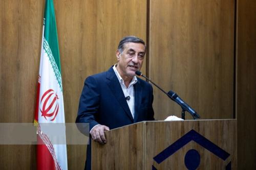 برای رفع بوی نامطبوع اتوبان قم ـ تهران برنامه‌ریزی می‌کنیم