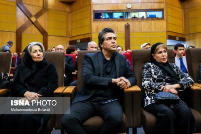 مراسم یادبود همایون ارشادی 