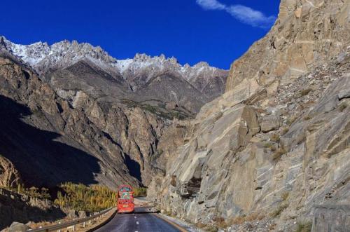 جاده ترسناک در بدخشان افغانستان /فیلم