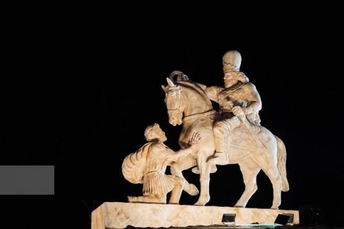 شاپور اول کیست که امپراتور روم مقابلش زانو زد