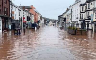 طوفان درپرتغال وسیل درانگلستان