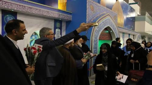 آغاز اعزام دانشجویان به سرزمین وحی با بدرقه در فرودگاه امام خمینی (ره)