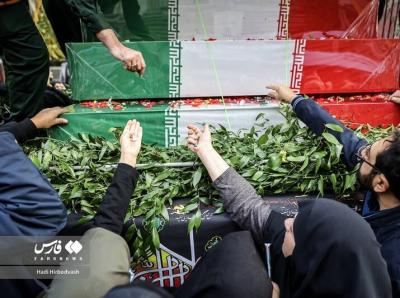 مراسم تشییع پیکر ۱۰۰ شهید گمنام در تهران /عکس