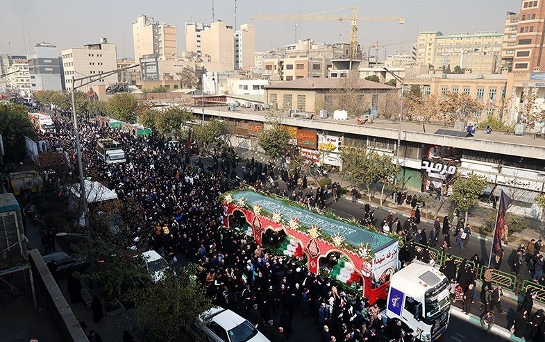 پیکرهای مطهر 100 شهید گمنام در تهران تشییع شد+ فیلم