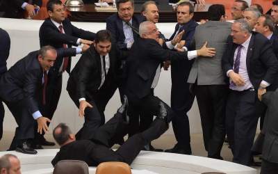 کتک کاری دروسط پارلمان ترکیه