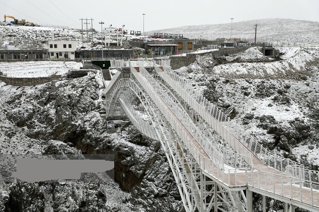 بارش باران و برف در ارتفاعات پایتخت؛ هوا سه درجه سرد می‌شود