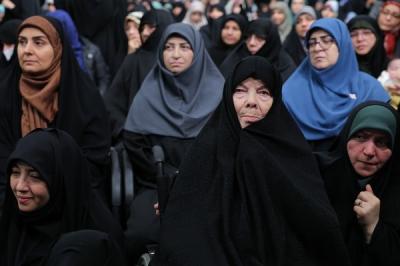 دیدار هزاران نفر از زنان و دختران با رهبر انقلاب