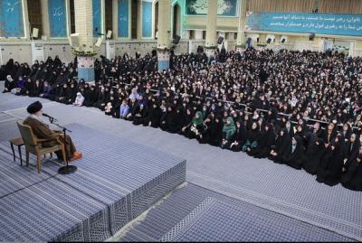 دیدار هزاران نفر از زنان و دختران با رهبر انقلاب