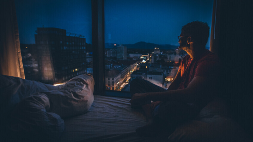 با ۲۴ ساعت بی‌خوابی چه اتفاقی برای بدن می‌افتد؟ 