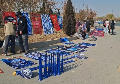 سنگ‌پرانی هواداران و فروش بلیت 10 میلیون تومانی