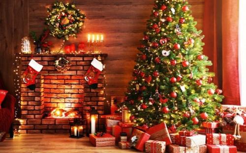 تزئین‌خانه‌ای با ۶۲۱ درخت کریسمس /عکس