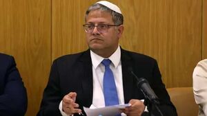 برای سفیدکردن روی هیتلر