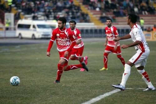 اولین دردسربزرگ پرسپولیس برای خرید بازیکن جنجالی 