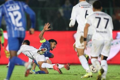 باشگاه استقلال: از داور شکایت می کنیم