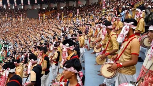  ریزش بام خانه‌ها هنگام رقص و آواز در هند 