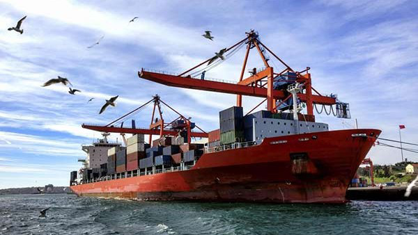 هدایت یک کشتی خصوصی به سمت ایران 