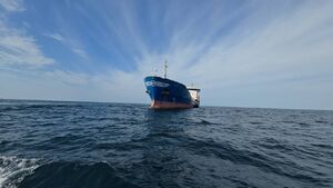 توقیف کشتی نفتکش خارجی به اتهام حمل ۶ میلیون لیتر سوخت قاچاق در دریای عمان+ عکس و فیلم