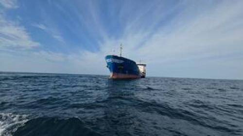 توقیف کشتی نفتکش خارجی به اتهام حمل ۶ میلیون لیتر سوخت قاچاق در دریای عمان+ عکس و فیلم