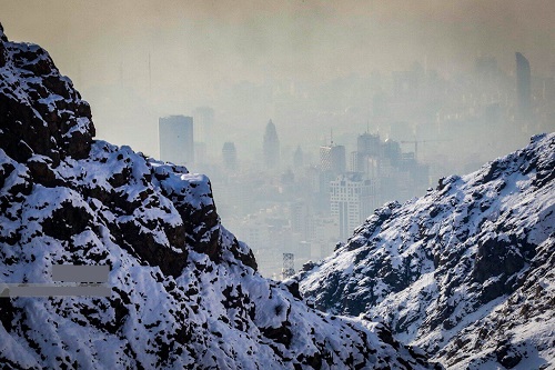 ارتفاعات تهران همچنان بارانی و برفی است؛ بازگشت آلودگی از دوشنبه