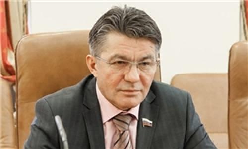 سناتور روس: ایران و روسیه برای خرید 10 میلیارد دلار تسلیحات مذاکره می‌کنند