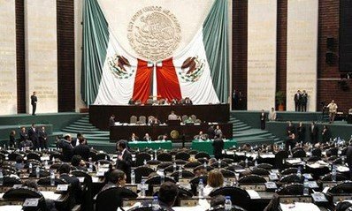 گیس‌کشی در پارلمان مکزیک /فیلم