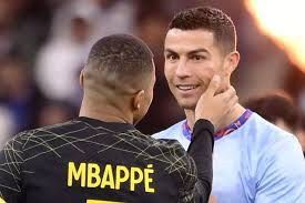 واکنش  رونالدو به ادای احترام امباپه 