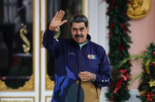  رقص مادورو با یک ربات / فیلم 